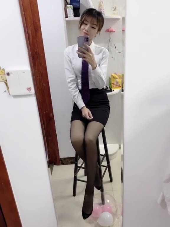 #正装#这个年纪，电话不响了，微信没人聊了，休假