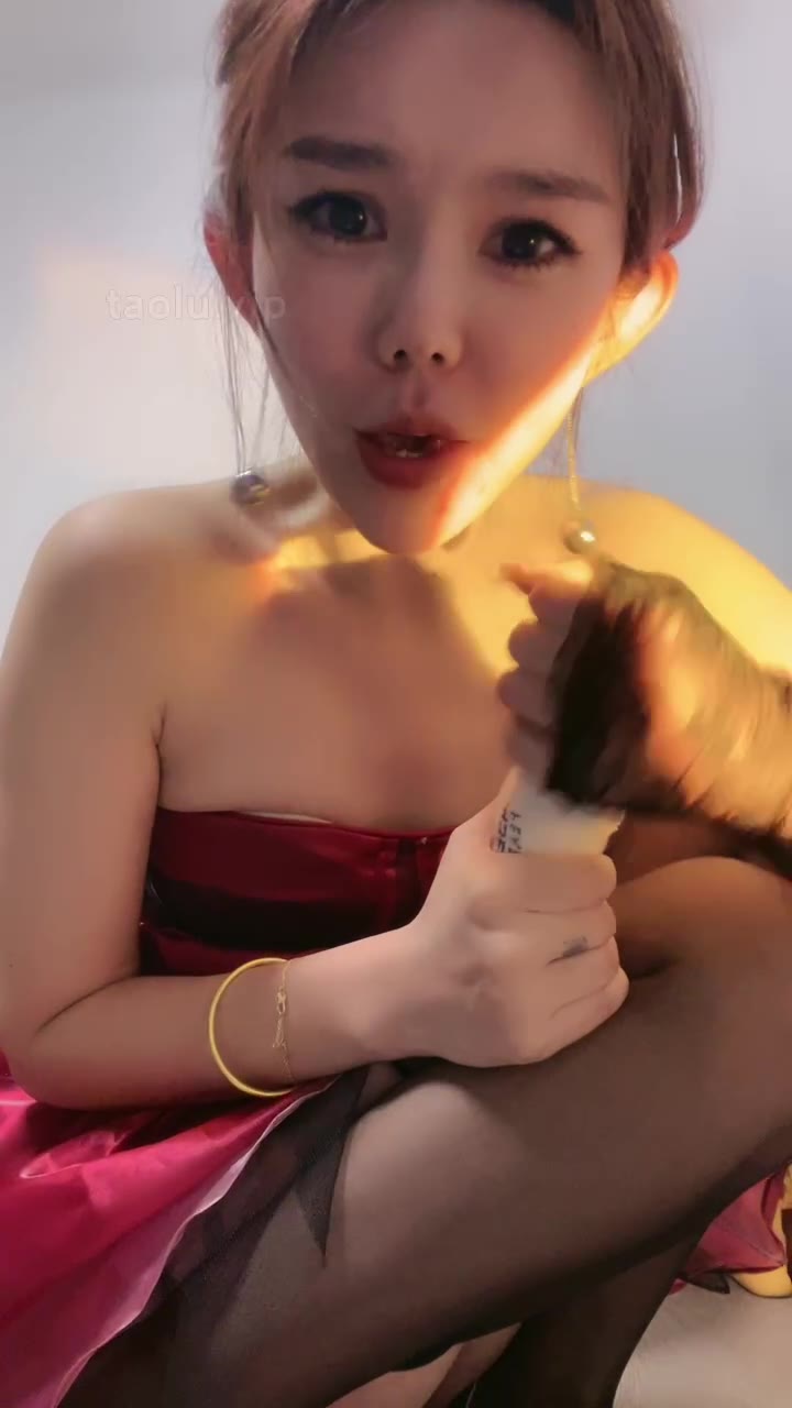 欣妍 妍大大 ——【寸】🐢责骂费无😂脑【最新视频】