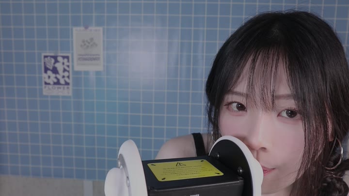 #Nara 让我们靠近耳朵吃糖果。