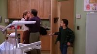 Friends S01E20 - The One with the Evil Orthodontist.mp4
