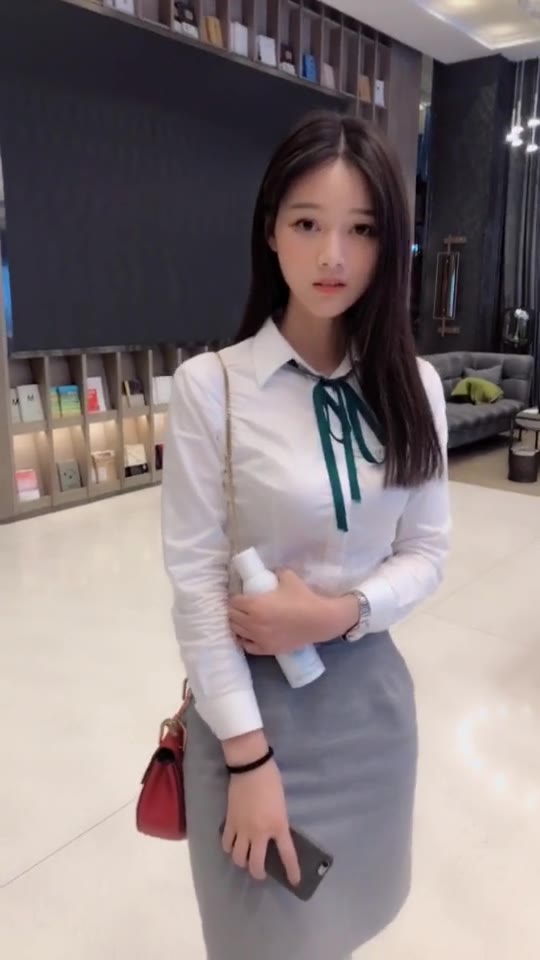 #正装#帮我艾特出全抖音家里有矿，上面有人的那位