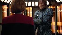 Star Trek Voyager S04E16 - Prey.mp4