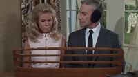 Bewitched S05E03 - Samantha on the Keyboard.mp4