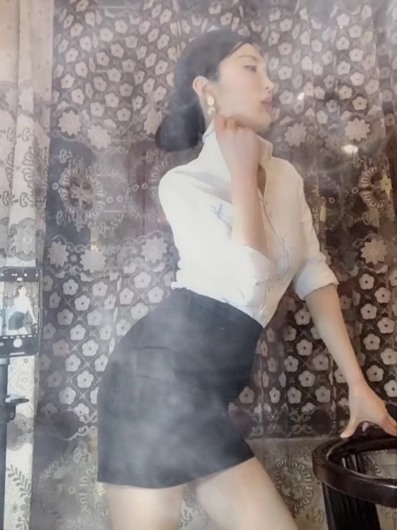 #正装#别去问一个人为什么总是那么冷漠  也许是