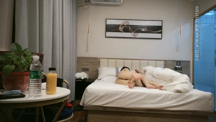 霸哥约炮 女装店老板娘 口交后入大力猛操，呻吟娇喘非常诱人