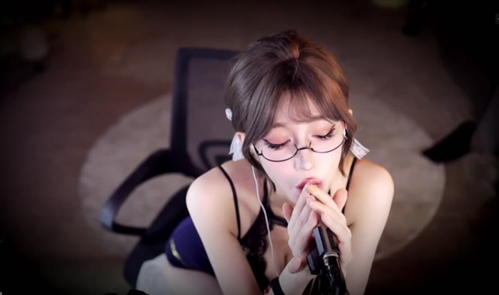 #张爱玲 #黑丝 #眼镜娘 #御姐 #白嫩