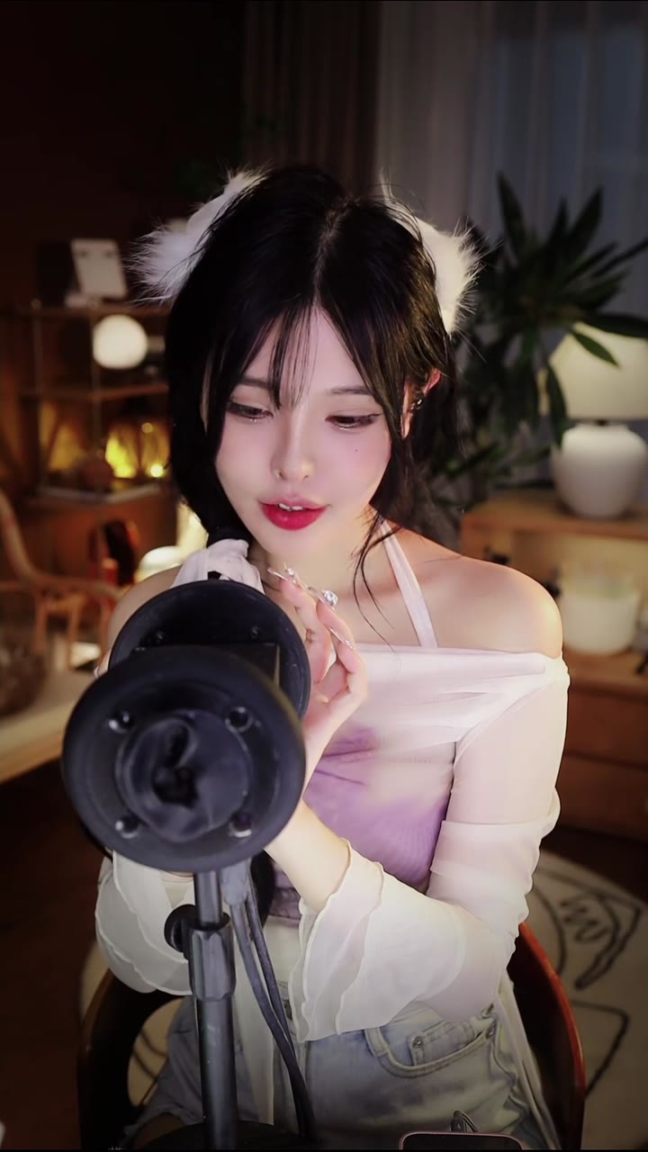 恩七不甜 女友采耳按摩哄睡