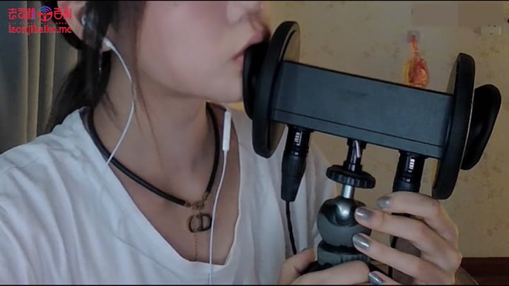 清纯美少女的舔耳诱惑 #耳骚 #ASMR #舔耳 #诱惑