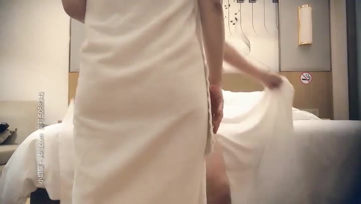 【七天高端外围】苗条网红脸 美乳翘臀大长腿，沙发近景视角口交 娇喘不断声声诱惑