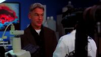 NCIS S01E17 - The Truth is Out There.mp4
