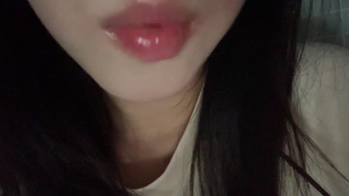 #困困不困 塑料包装舔舔