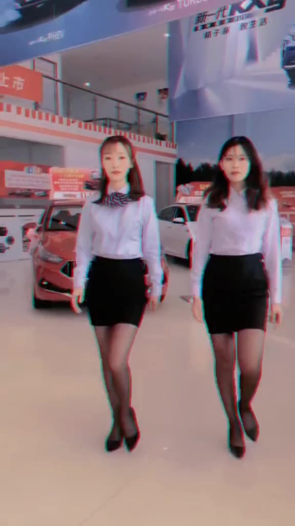 #正装#听说别的4S店都在秀小姐姐，我们起亚也不