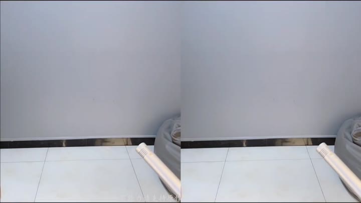 白色的液体从嘴巴流了出来