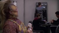 Star Trek - Voyager S06E05 - Alice.mp4