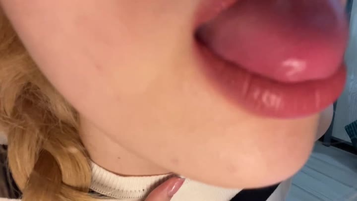 #pipi酱睡不醒 吃掉你 lens licking