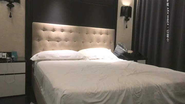 文轩探花 身材苗条兼职小姐姐 穿上黑丝睡衣先抠后操各种姿势啪啪