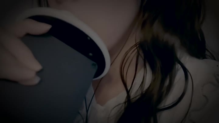 【ASMR coconut椰~】tongue and lipseating ears&ears licking 刺痛感半脸舔耳（有点点炸）
