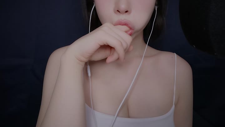 #ASMR   #Yeonchu    吮吸手指