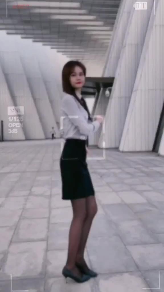 #正装#每天早上起床我都会看一眼富豪榜，如果上面