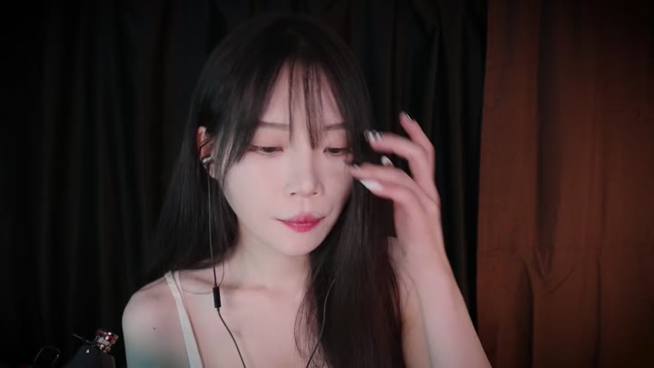 #Nara 只用一个 Tascam 麦克风就能发出唇音（无论你喜不喜欢）
