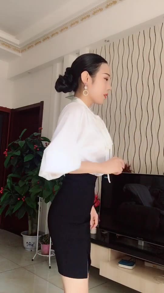 #正装#春天的风吹不来你，也带不走我……