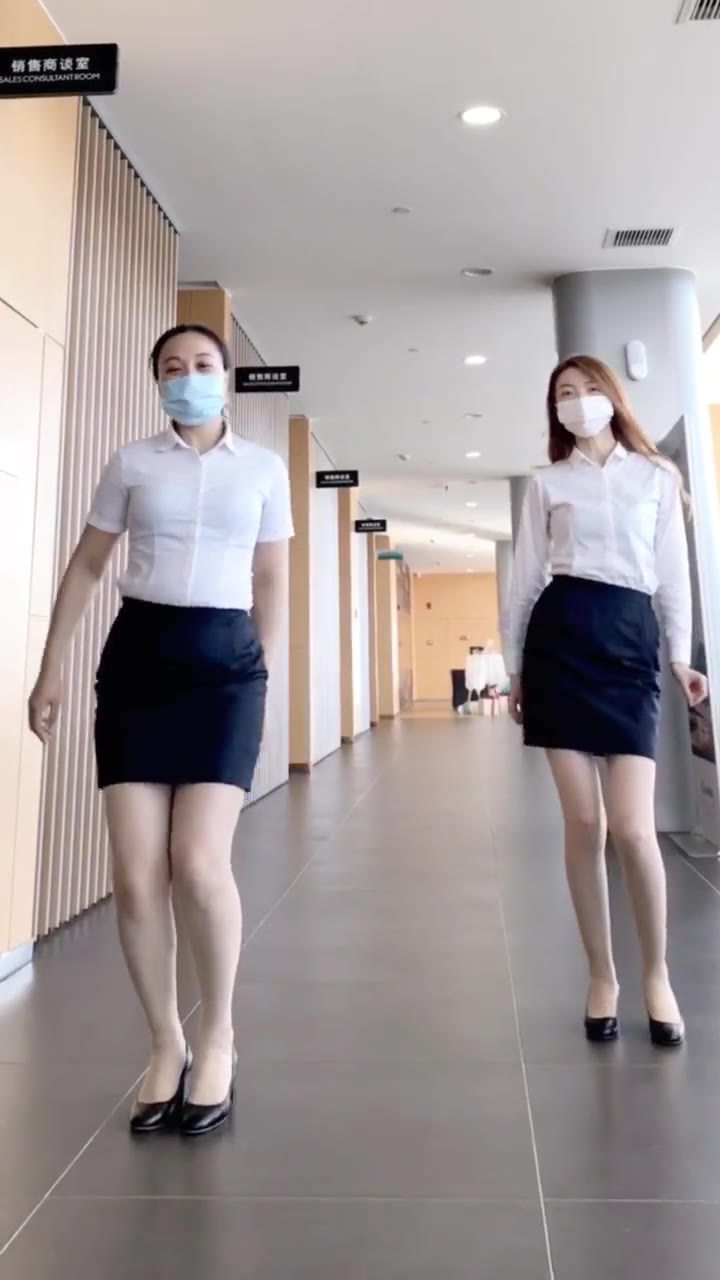 #正装#更新啦～七月的第一天 雷克萨斯小姐姐冲呀
