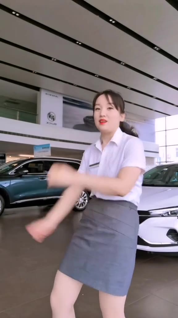 #正装#美貌加上任何一张牌都是王炸，比如：学历、
