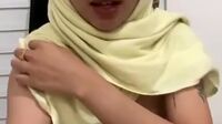 Chilaxxx Jilbab Kuning Live Colmek Bling2