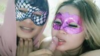 Bokep Indo Duo Tante Rebutan Kontol Om Nyepong