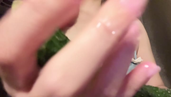 #软趣味zzz #白嫩 #少女 撸黄瓜