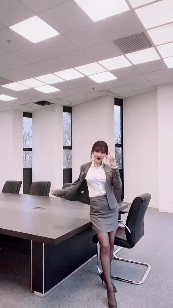 #正装#笑对人生
