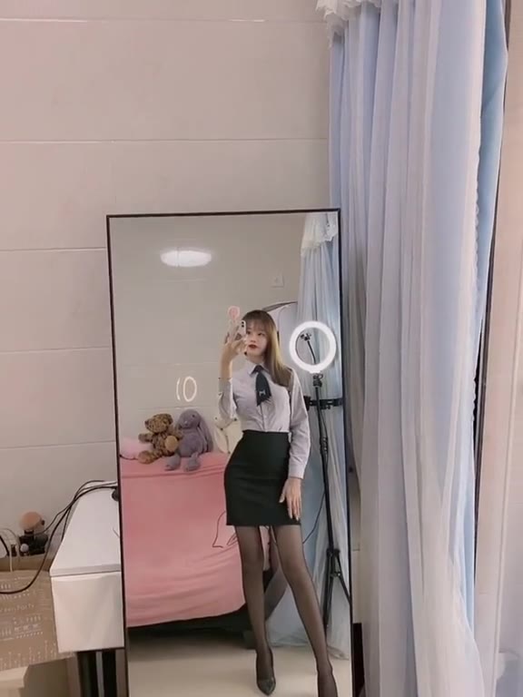#正装#叫妹妹嫌吵，叫阿姨显老，叫姐姐嫌少，你说