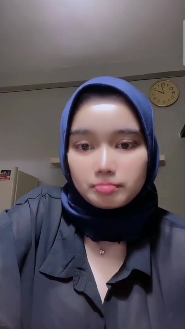 Nona Qinantia Jilbab Transparan Bra - Pink Terlihat