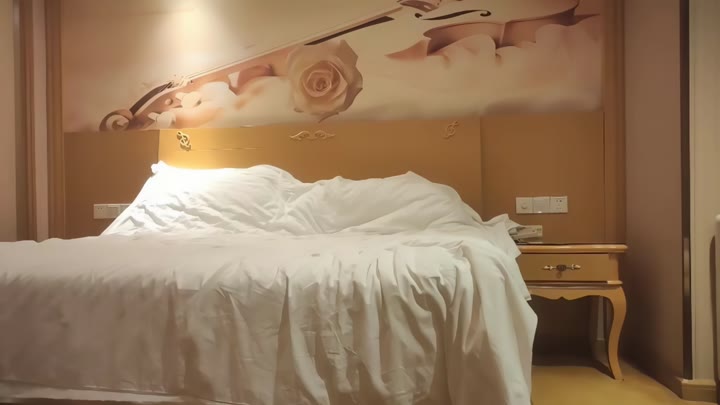 【#胖子工作室】之漂亮人妻 姐姐满满人妻风公狗猛操似撞钟