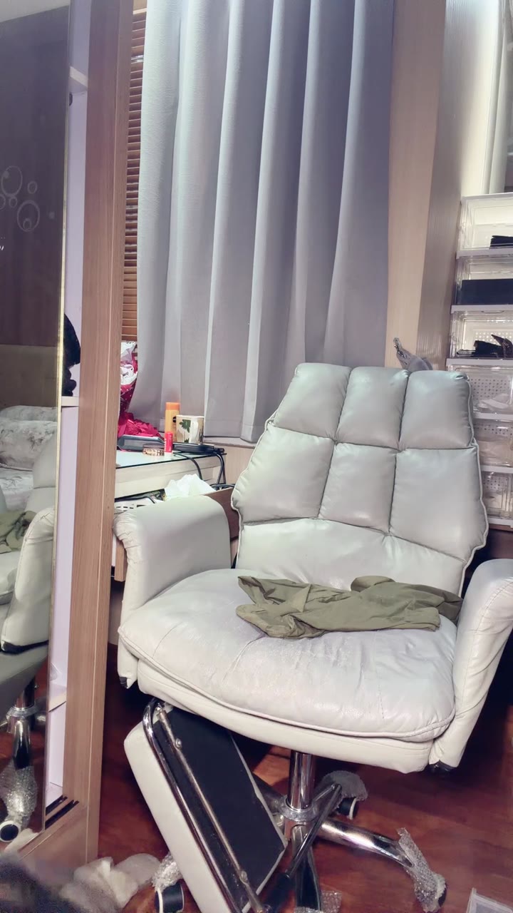 Vanilladila ID 1987841164009242625 Hot51 telegram bot @DSrecordbot