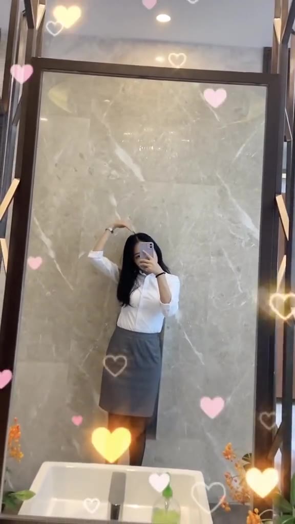 #正装#这么快乐的女孩子一巴掌呼过去应该会哭叭