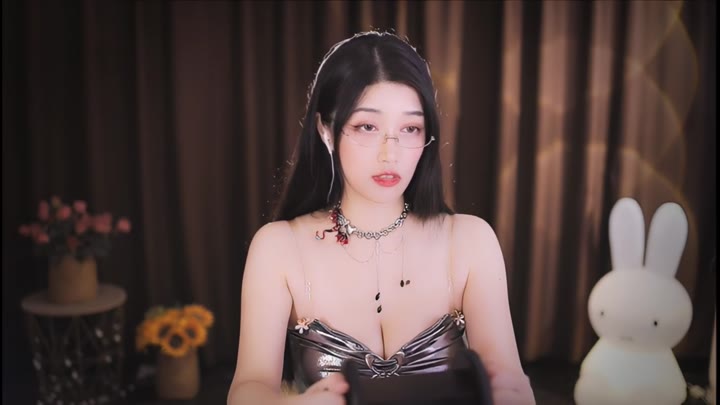 #ASMR    #夏乔恩    沉浸式耳朵按摩