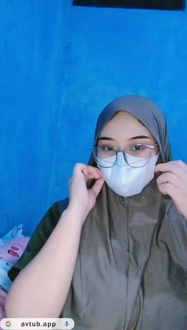 MILF Semok Hijabers Pertama Kali Live - Sange Barbar