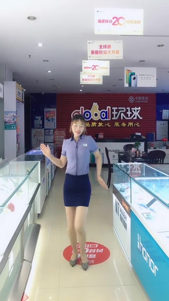 #正装#穿着职业装 ，平底鞋，给你们跳一个，朋友
