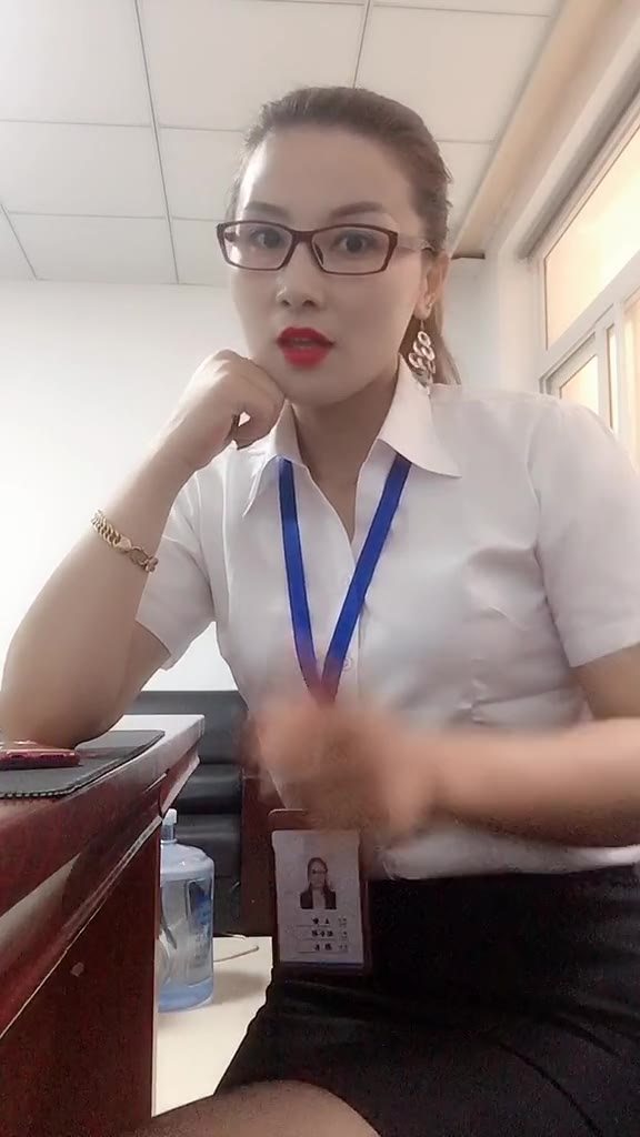 #正装#穿职业装不是我的风格，别扭死我了，谁来评