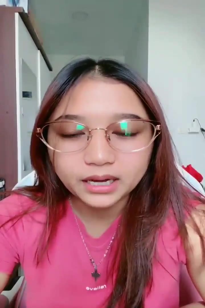 Yanie Full Face Sepong Dildo Ungu - Ngangkang Dream