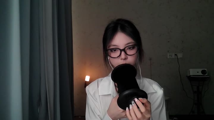 #ASMR  #豆沙包好次吗   制服舔耳耳骚