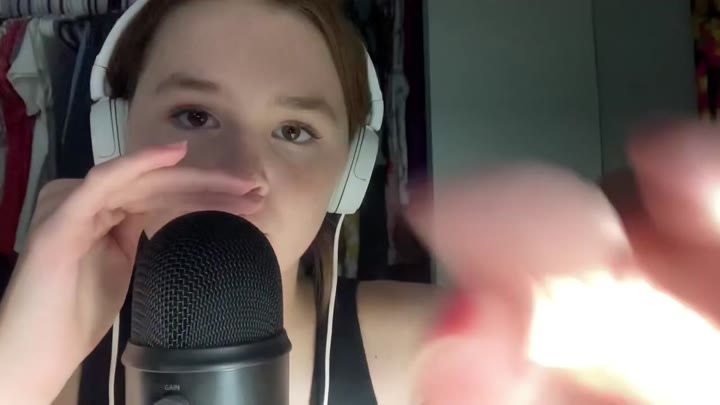 ASMR-pluckingawayyournegativeenergy(mouthsounds,handmovements,whispering,andmore)😴🎧