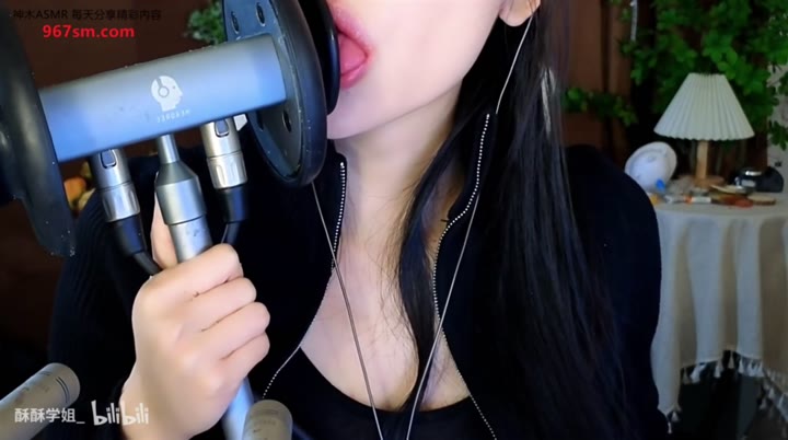 #酥酥学姐 #少女 #白嫩 舔耳