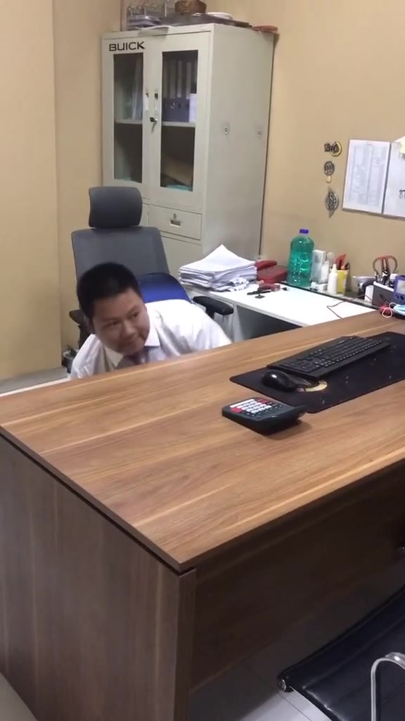 #正装#遇到这种同事，该怎么办呢！@威佳汽车集团