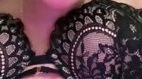 Bokep Indo Tante Bunga Ngedance Show Keluarkan Nenen