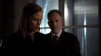 Alias S02E01 - The Enemy Walks In.mp4