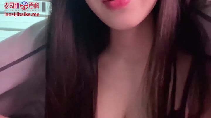 巨乳细肩带妹子的贴耳舔舐 #耳骚 #ASMR #巨乳 #舔耳