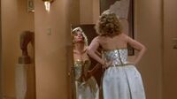 Moonlighting S03E03 - Symphony in Knocked Flat.mkv