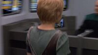 Star Trek Voyager S02E07 - Parturition.mp4